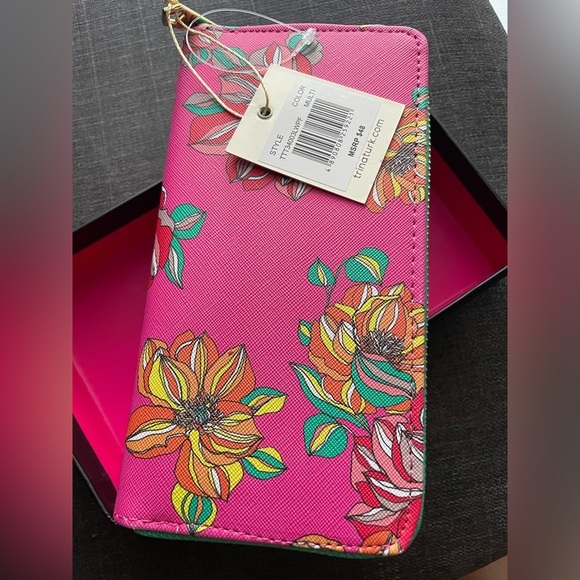 Trina Turk Pink Floral Wallet, floral wallet, pink wallet,women’s wallet . - Picture 1 of 14